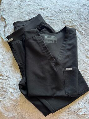 FIGS Scrub Set. Catarina & Yola